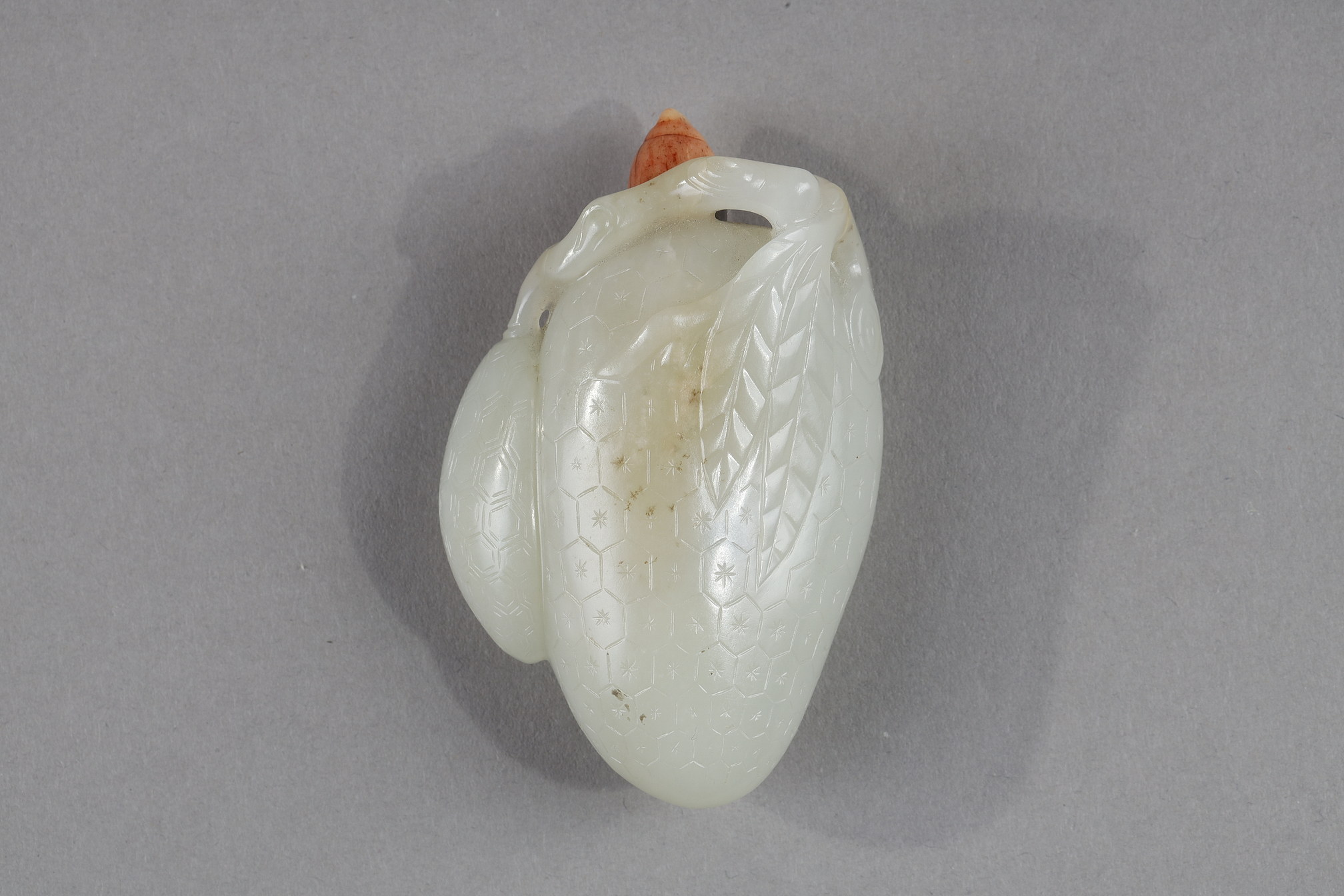 Snuff bottle jade nephrite in shape of fruits finely incised